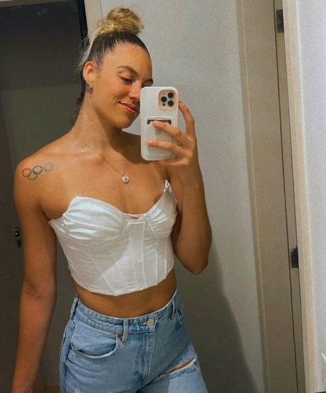 Naakte gelekte OnlyFans-foto van Elina Rodriguez