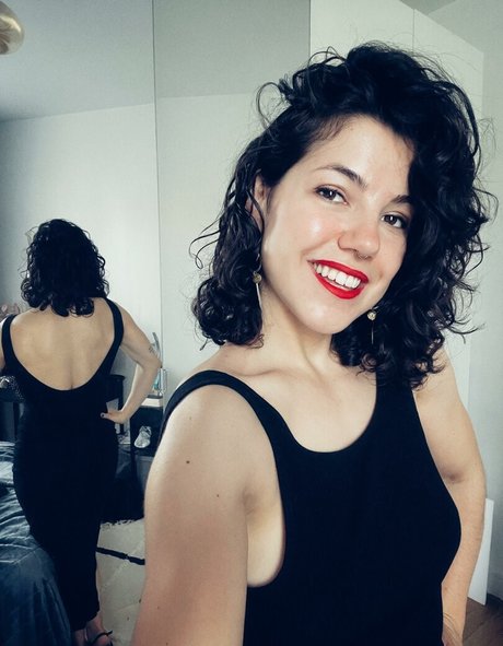 Naakte gelekte OnlyFans-foto van Victoiredeblasset