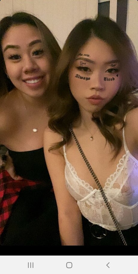 Naakte gelekte OnlyFans-foto van Kara Chan