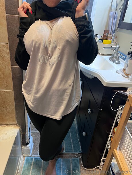 Naakte gelekte OnlyFans-foto van Moxiepowers