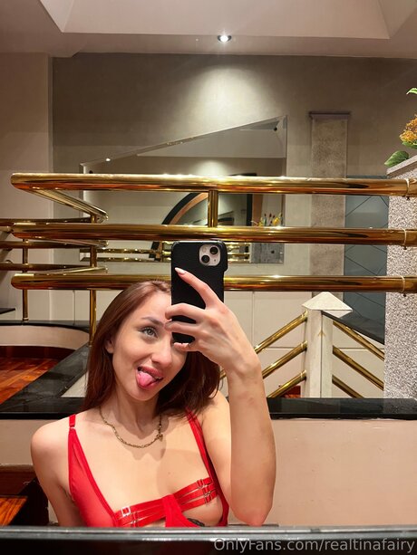 Naakte gelekte OnlyFans-foto van Realtinafairy