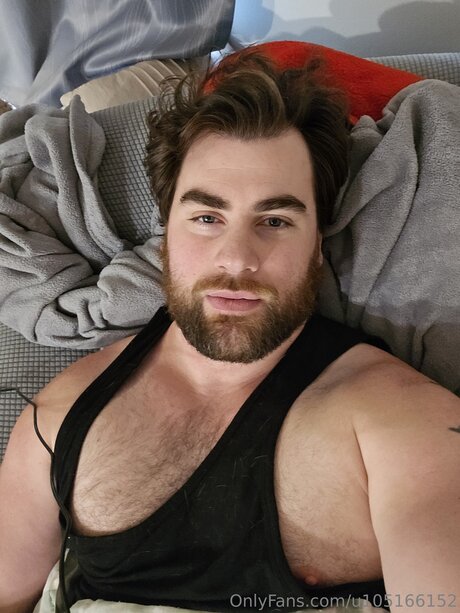 Naakte gelekte OnlyFans-foto van U105166152