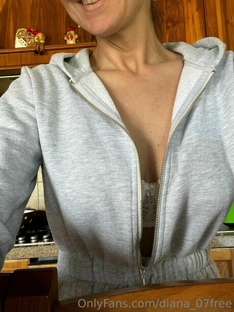 Naakte gelekte OnlyFans-foto van Diana 07free