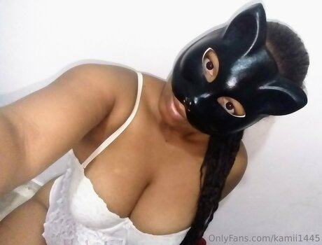 Naakte gelekte OnlyFans-foto van Kamii1445
