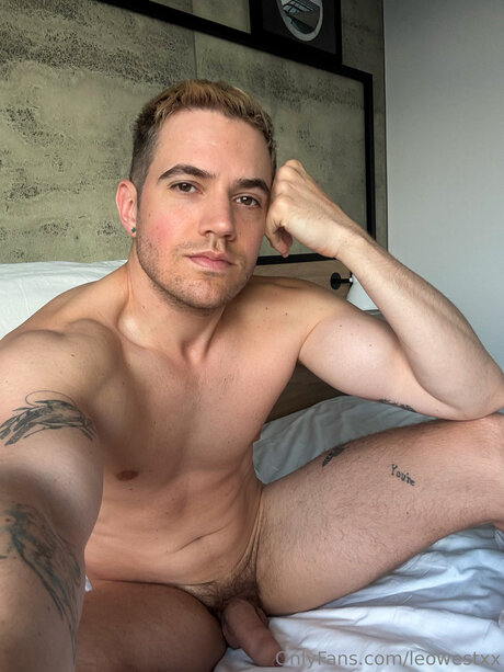 Naakte gelekte OnlyFans-foto van Leowestxx