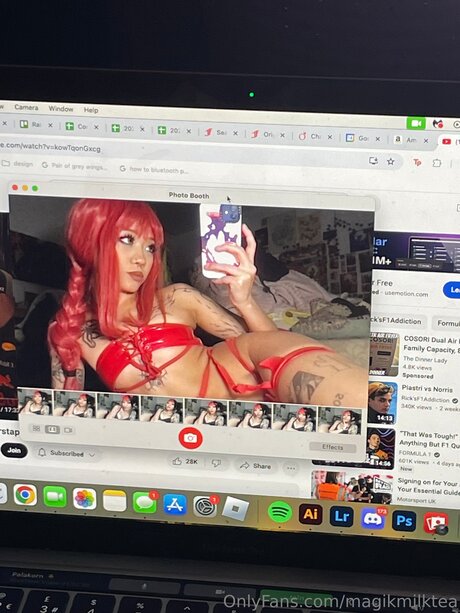 Naakte gelekte OnlyFans-foto van Magikmilktea