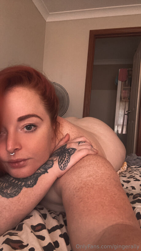 Naakte gelekte OnlyFans-foto van Gingerally
