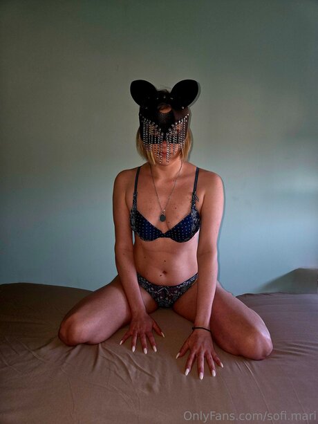 Naakte gelekte OnlyFans-foto van Sofi Mari