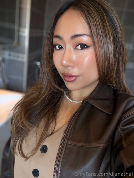Naakte gelekte OnlyFans-foto van Dianathai