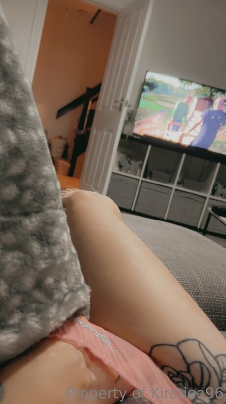 Naakte gelekte OnlyFans-foto van Kirstiee96free