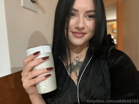 Naakte gelekte OnlyFans-foto van Spicy Sophee
