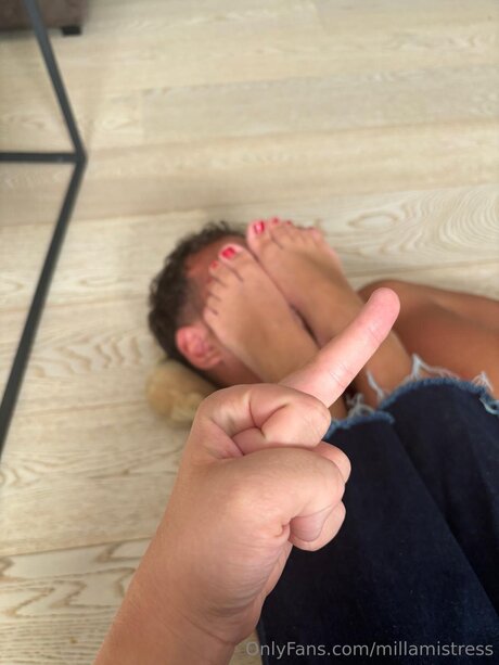 Naakte gelekte OnlyFans-foto van Millamistress