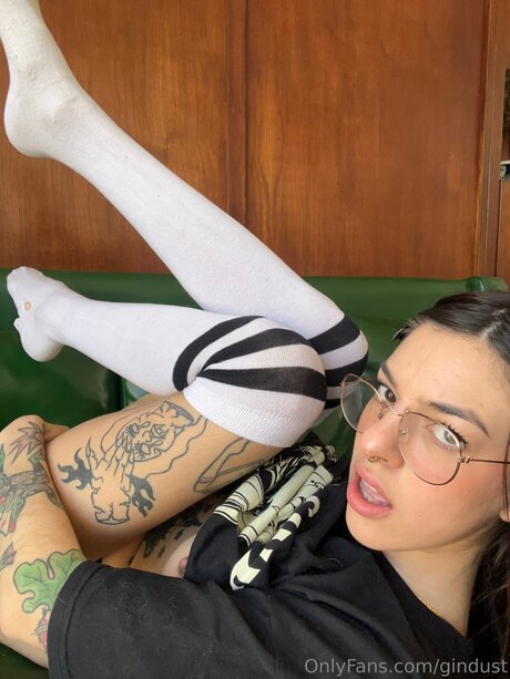 Naakte gelekte OnlyFans-foto van Gindust