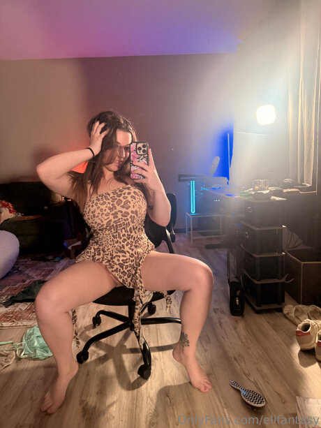 Naakte gelekte OnlyFans-foto van Ellfantasy