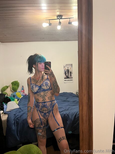 Naakte gelekte OnlyFans-foto van Juste Lilith