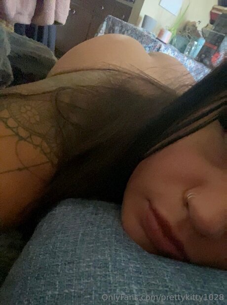 Naakte gelekte OnlyFans-foto van Prettykitty1028