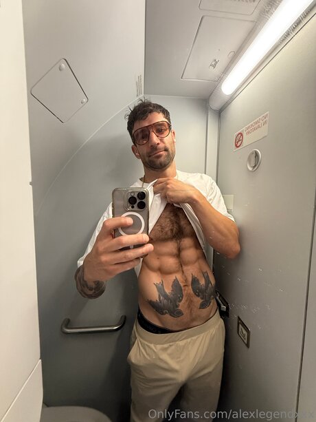 Naakte gelekte OnlyFans-foto van Alexlegendxxx