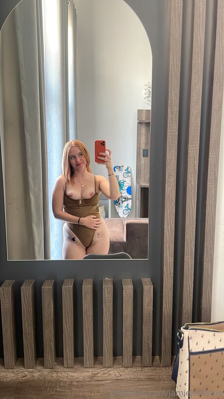 Naakte gelekte OnlyFans-foto van Jamiejerksme