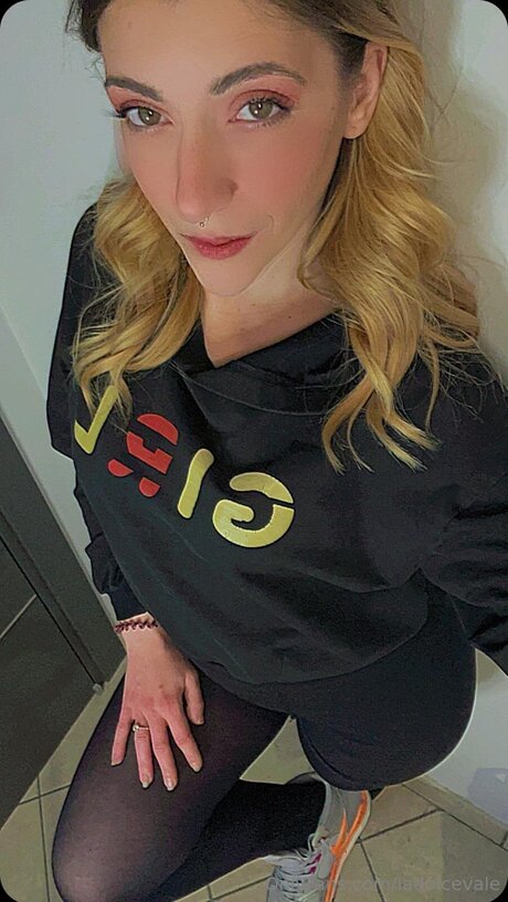 Naakte gelekte OnlyFans-foto van Latuavale