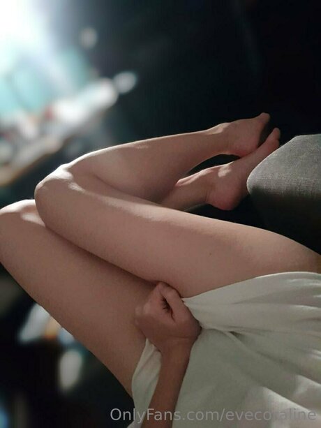 Naakte gelekte OnlyFans-foto van Evecoraline