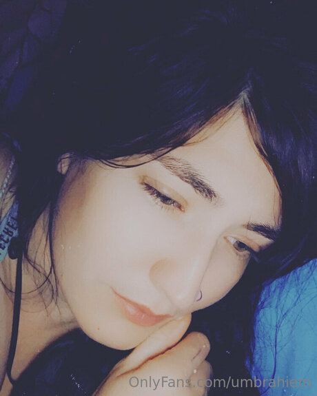 Naakte gelekte OnlyFans-foto van Umbrahiem