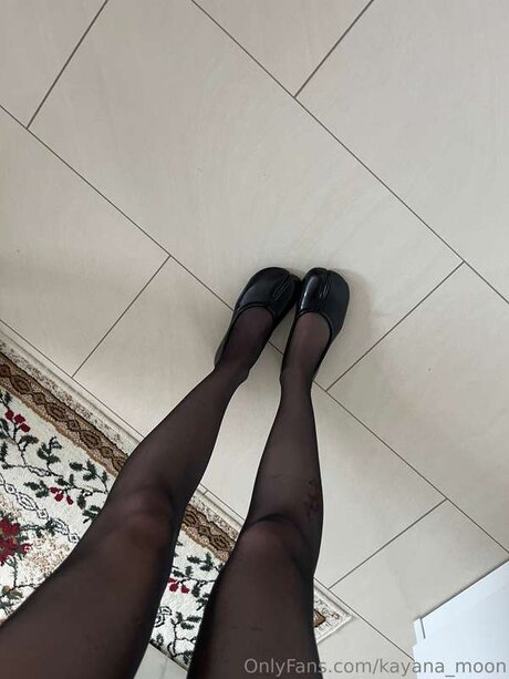 Naakte gelekte OnlyFans-foto van Kayana Moon