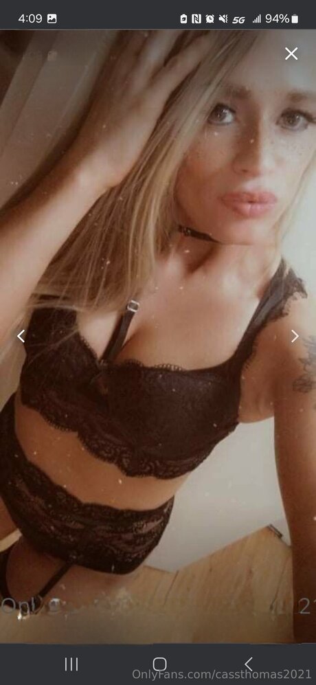 Naakte gelekte OnlyFans-foto van Cassthomas2021