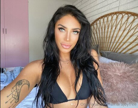 Naakte gelekte OnlyFans-foto van Tamarajoyfree