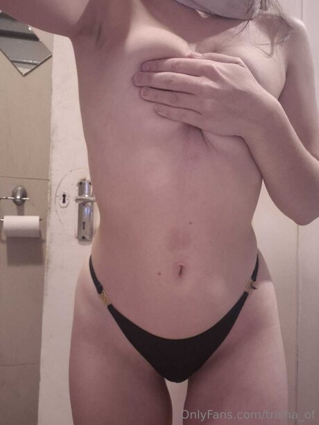 Naakte gelekte OnlyFans-foto van Trisha Of