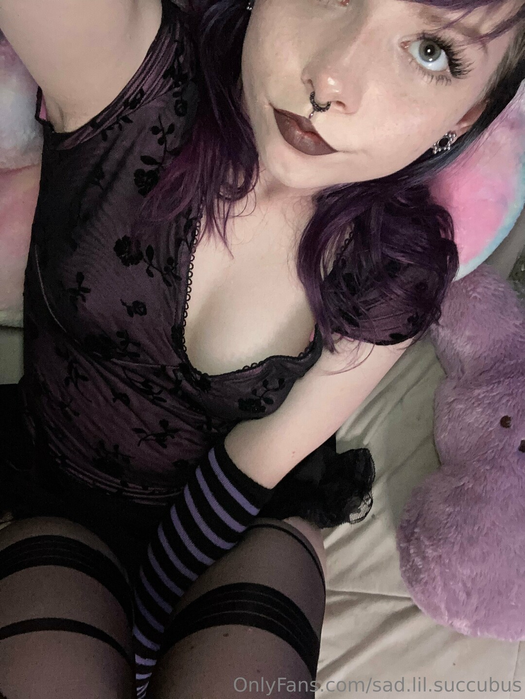 Naakte gelekte OnlyFans-foto van Sad Lil Succubus #1012