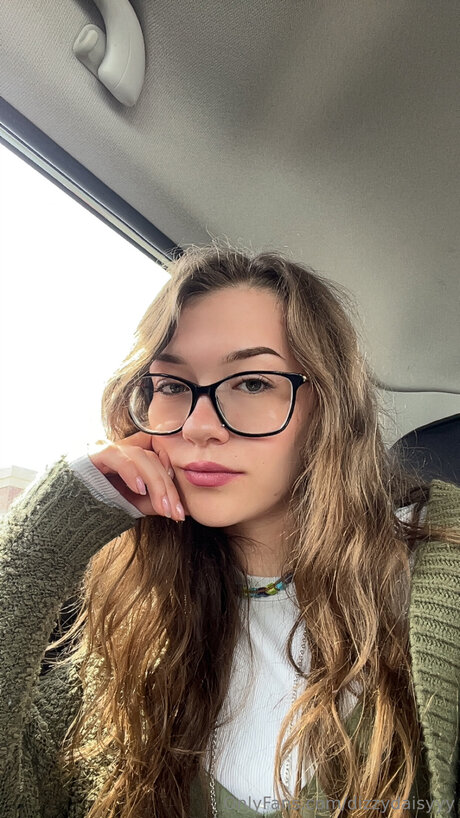 Naakte gelekte OnlyFans-foto van Dizzydaisyyy