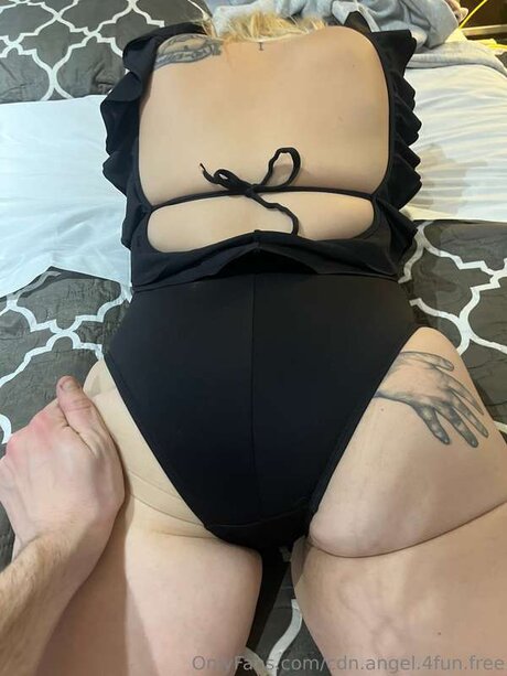 Naakte gelekte OnlyFans-foto van Cdn Angel 4fun Free