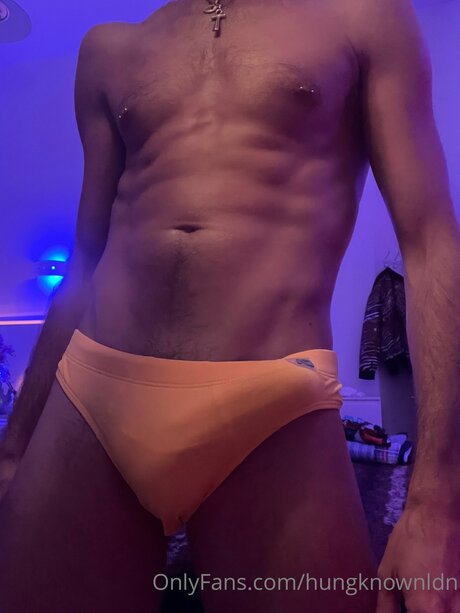 Naakte gelekte OnlyFans-foto van Hungknownldn