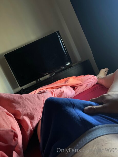 Naakte gelekte OnlyFans-foto van Rlymn96