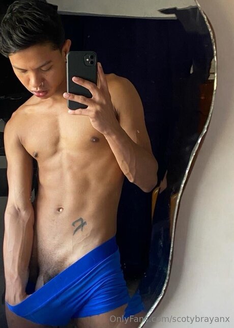 Naakte gelekte OnlyFans-foto van Scotybrayanx