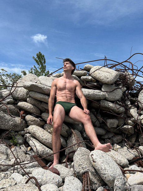 Naakte gelekte OnlyFans-foto van Leotyler