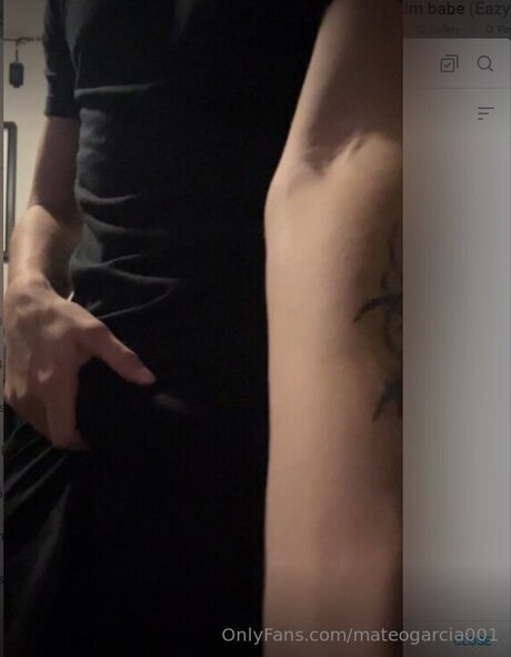 Naakte gelekte OnlyFans-foto van Mateogarcia001