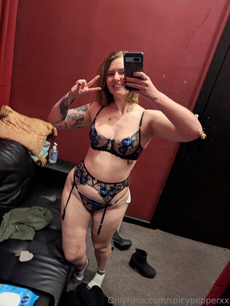 Naakte gelekte OnlyFans-foto van Spicypepperxx