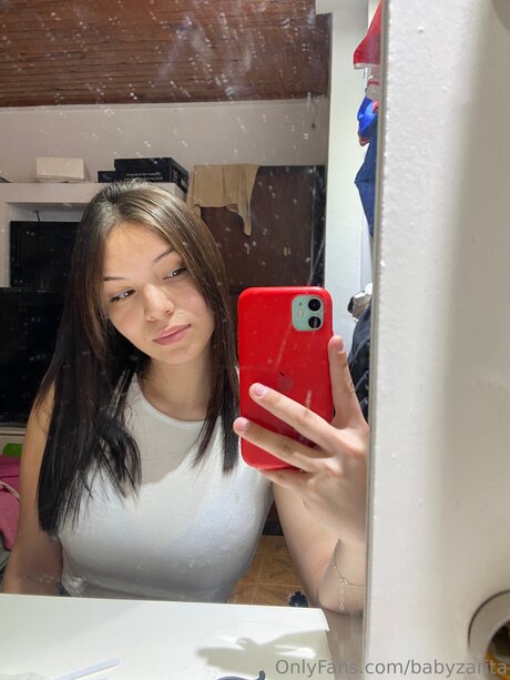 Naakte gelekte OnlyFans-foto van Imbabypaulita