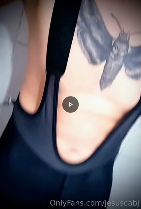 Naakte gelekte OnlyFans-foto van Jesuscabj