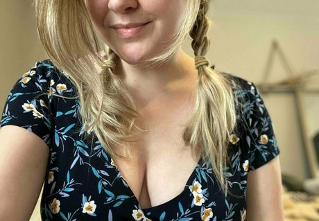 Naakte gelekte OnlyFans-foto van Hotmomevie
