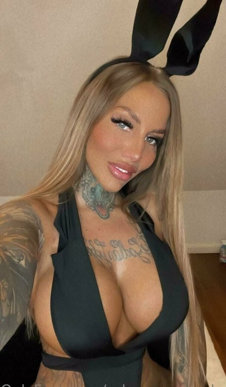 Naakte gelekte OnlyFans-foto van Schwarzemamba89
