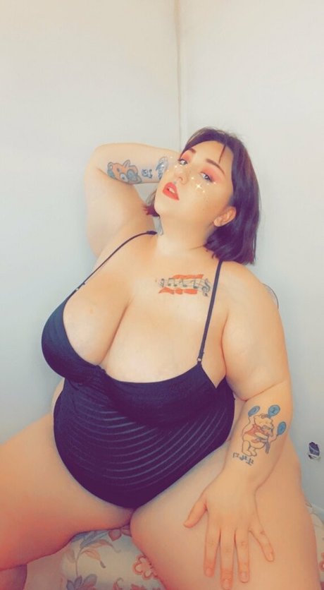Naakte gelekte OnlyFans-foto van Kaybearcutie95