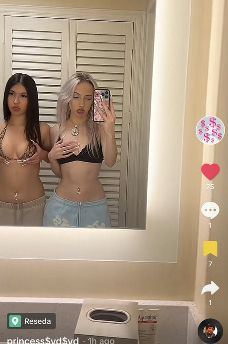 Naakte gelekte OnlyFans-foto van Aliisdacutest