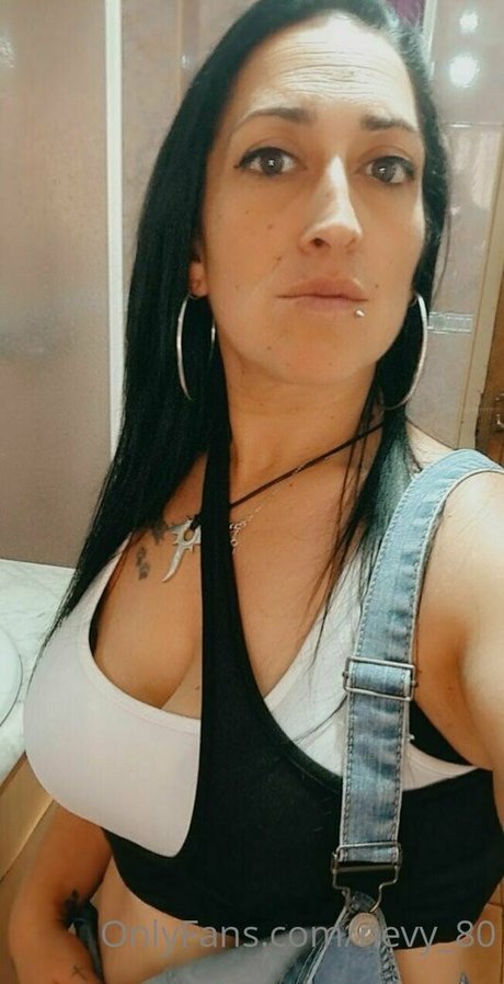 Naakte gelekte OnlyFans-foto van Nevy80
