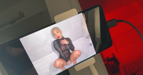 Naakte gelekte OnlyFans-foto van Thehoneygold