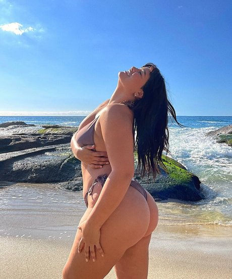 Naakte gelekte OnlyFans-foto van Bellaagolden