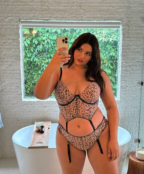 Naakte gelekte OnlyFans-foto van Bellaagolden