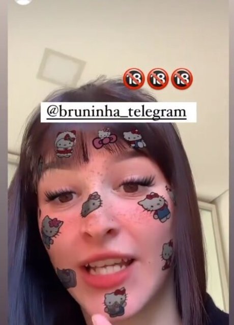 Naakte gelekte OnlyFans-foto van Evy Vieira