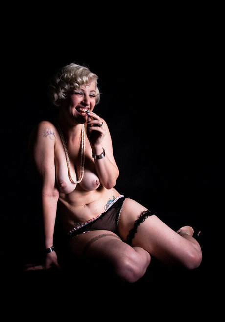 Naakte gelekte OnlyFans-foto van Sweetiebird